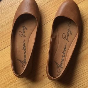 - American Rag Flat shoes